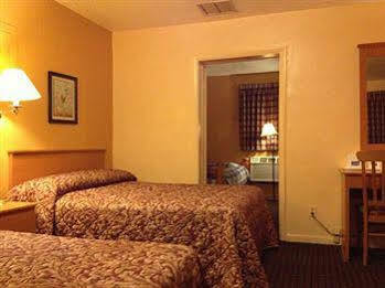 Scottish Inn - Okeechobee Eksteriør billede